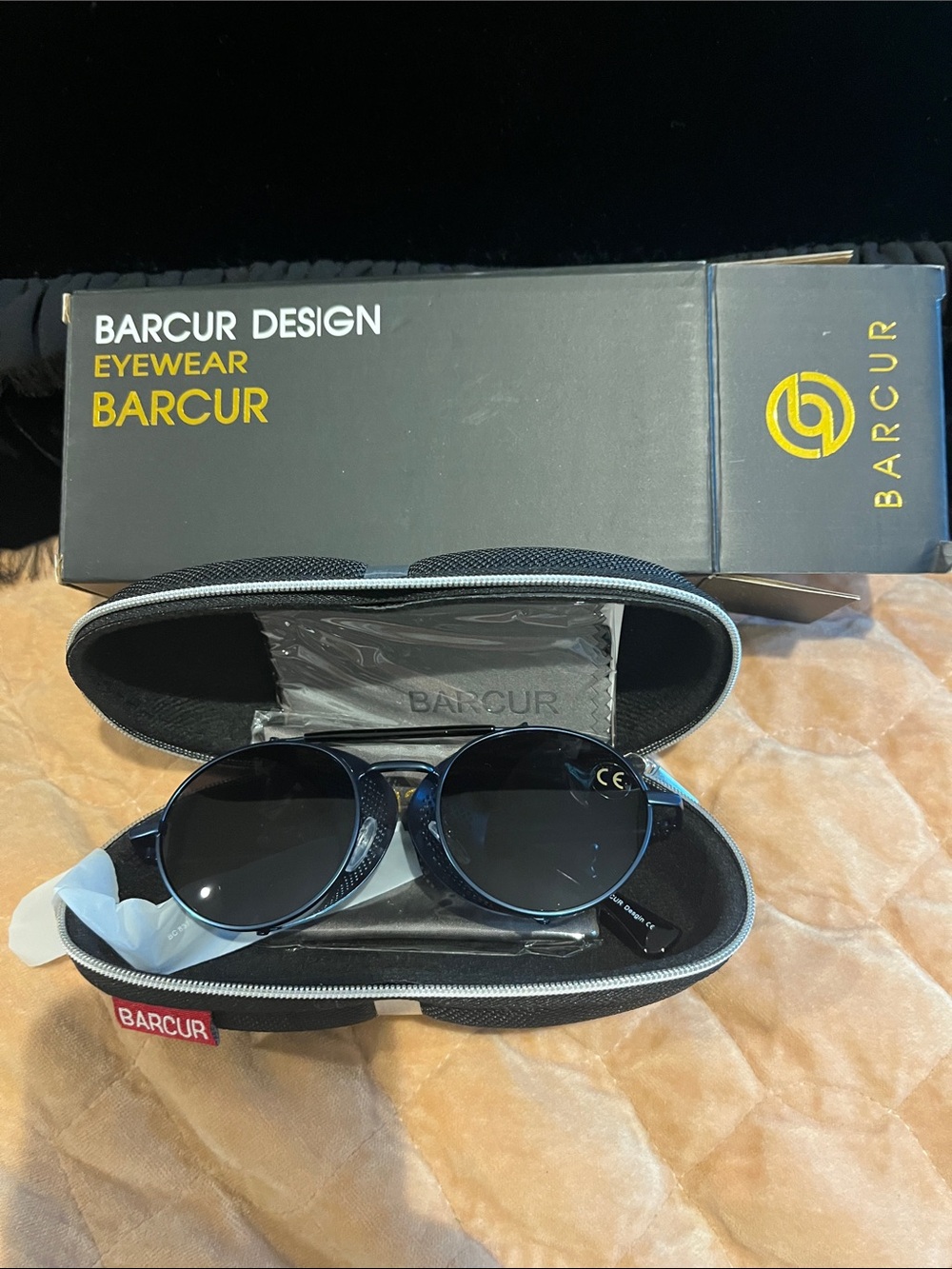 Men's Black Round Sunglasses with Protective Case Barcur